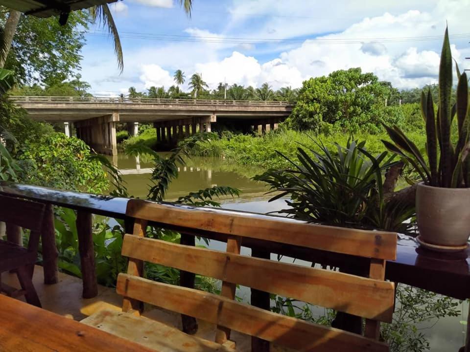 Suankafae Resort สวนกาแฟรีสอร์ท Сураттхани Экстерьер фото